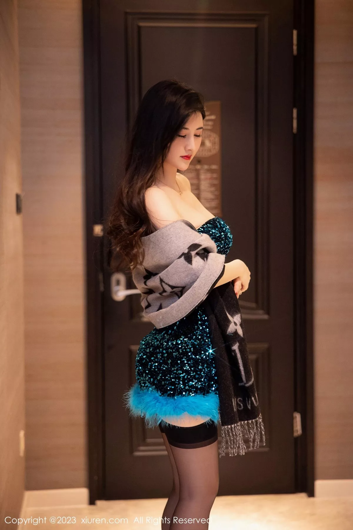 [XiuRen秀人网]第6384期诗诗写真-秀人资源网